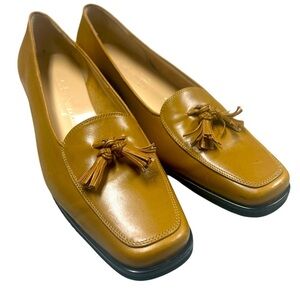 SALVATORE FERRAGAMO Women's Shoes Tan Leather Tassel Square Toe Heels Size 7